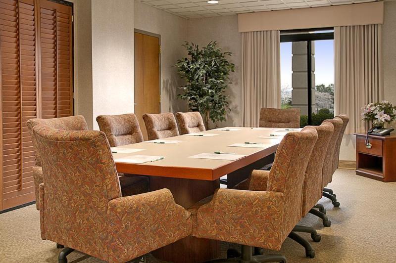 By Ihg 3* Cleveland